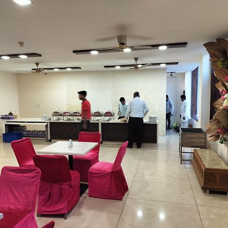 Hotel Luxuria Ludhiana Buitenkant foto