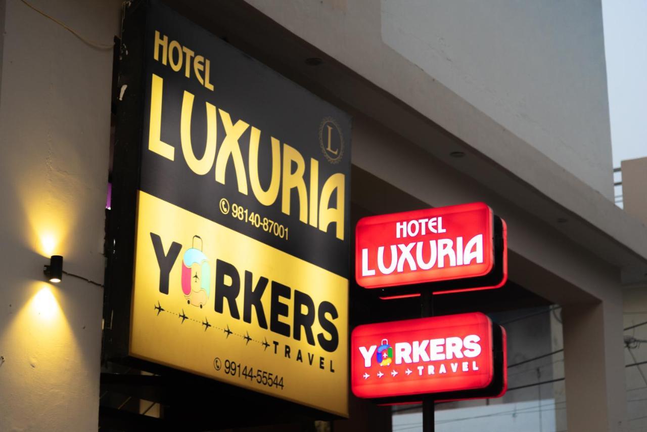Hotel Luxuria Ludhiana Buitenkant foto