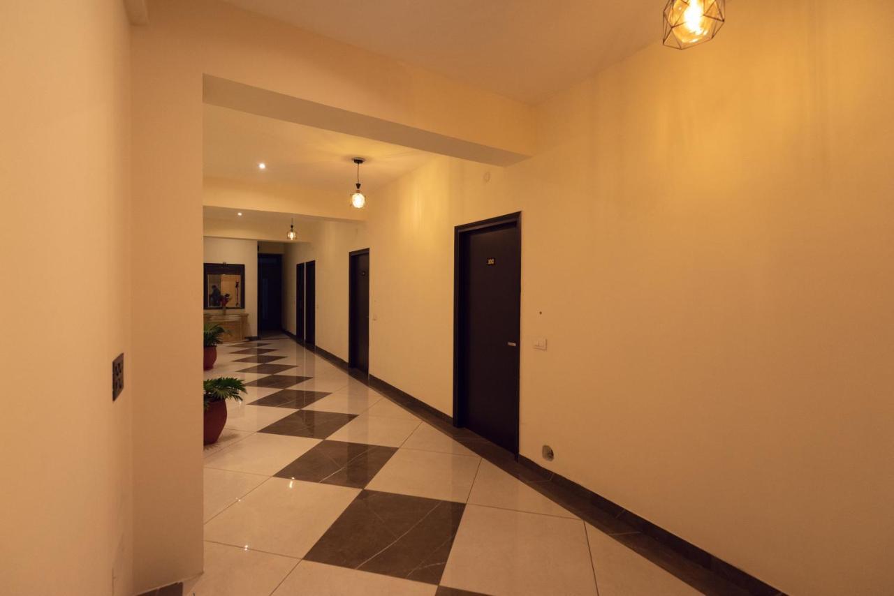 Hotel Luxuria Ludhiana Buitenkant foto