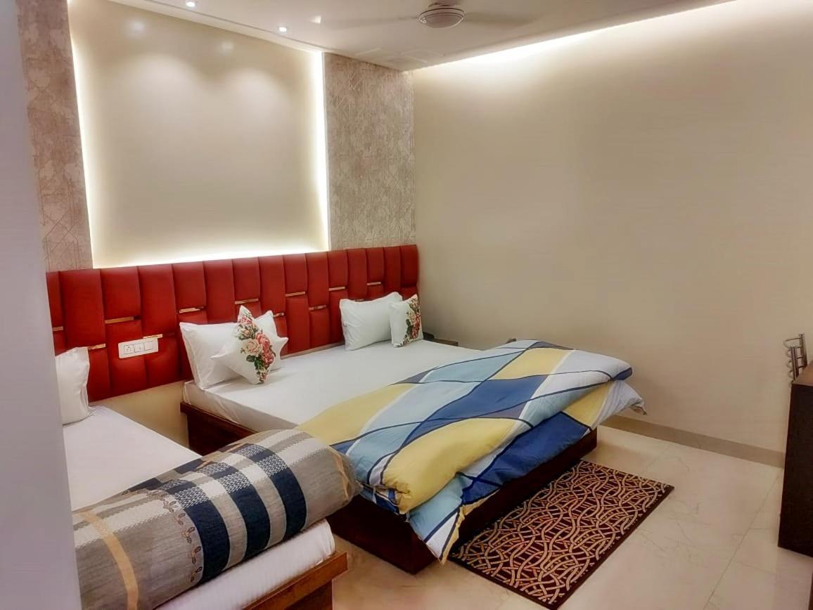 Hotel Luxuria Ludhiana Buitenkant foto