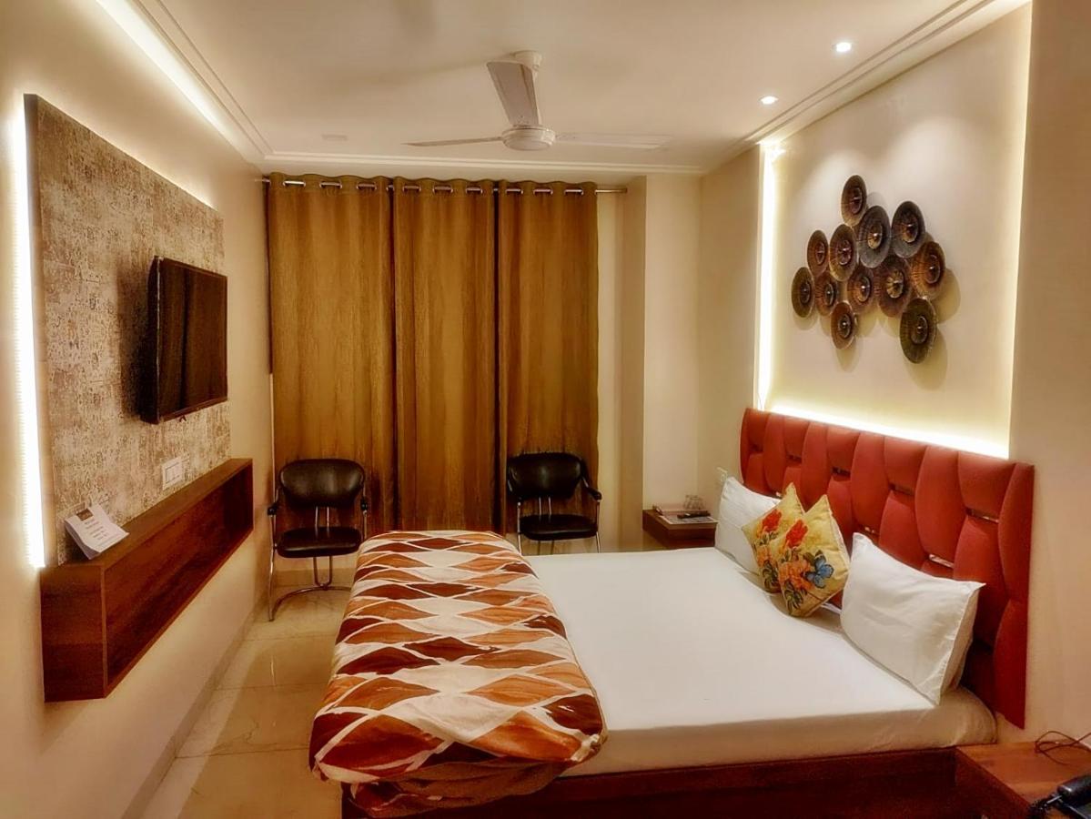 Hotel Luxuria Ludhiana Buitenkant foto