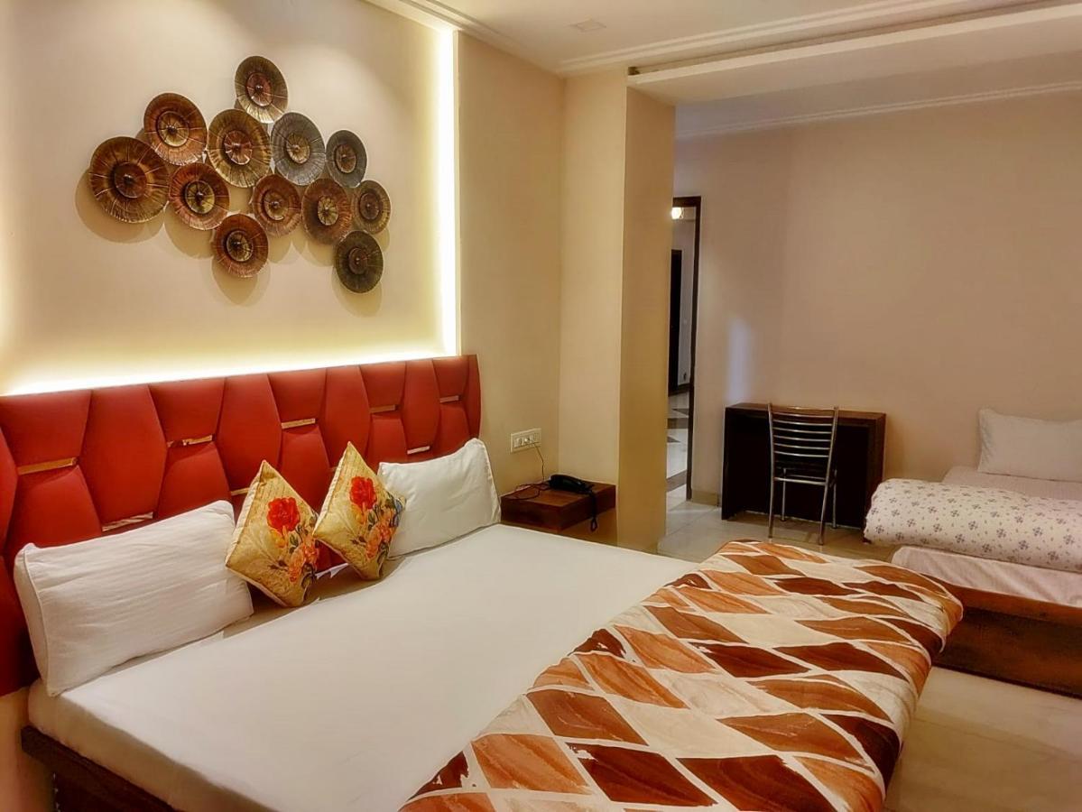 Hotel Luxuria Ludhiana Buitenkant foto