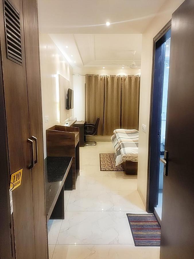 Hotel Luxuria Ludhiana Buitenkant foto