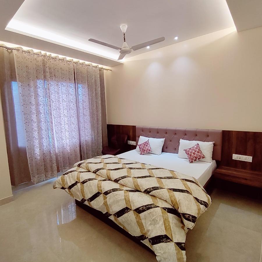 Hotel Luxuria Ludhiana Buitenkant foto