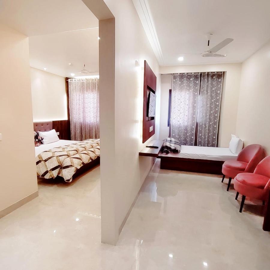 Hotel Luxuria Ludhiana Buitenkant foto