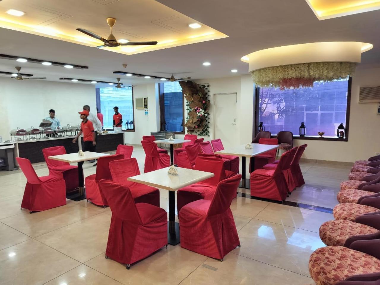 Hotel Luxuria Ludhiana Buitenkant foto