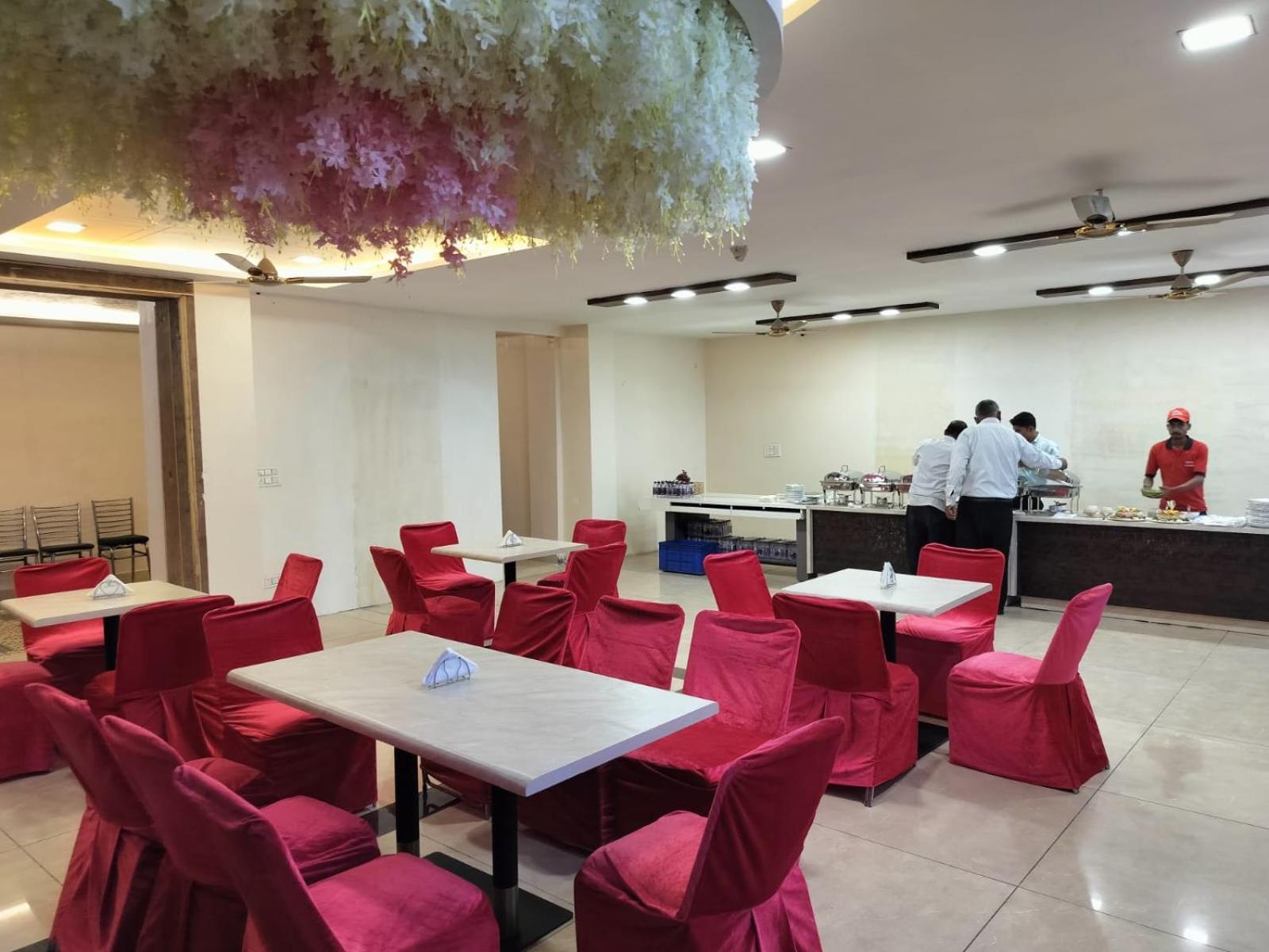 Hotel Luxuria Ludhiana Buitenkant foto