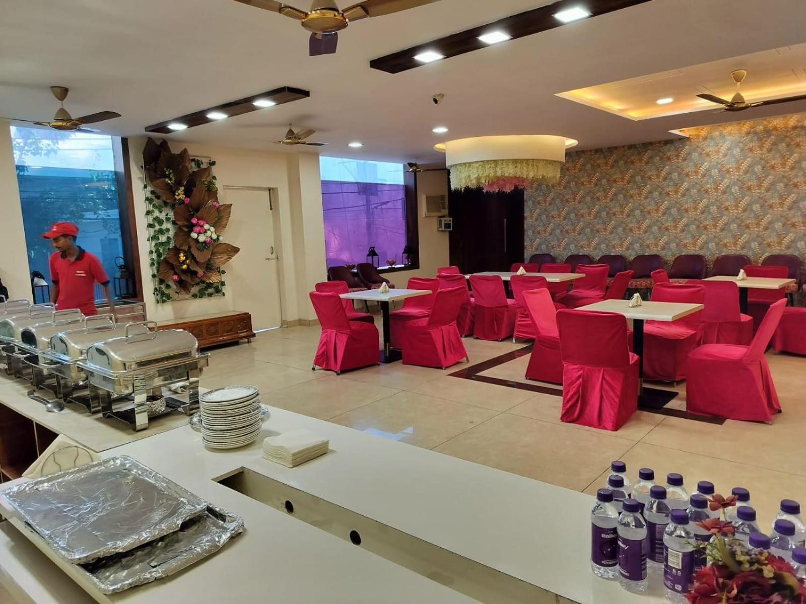 Hotel Luxuria Ludhiana Buitenkant foto