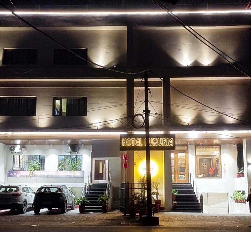 Hotel Luxuria Ludhiana Buitenkant foto